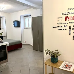 Appartamento Maison Latina, Roma